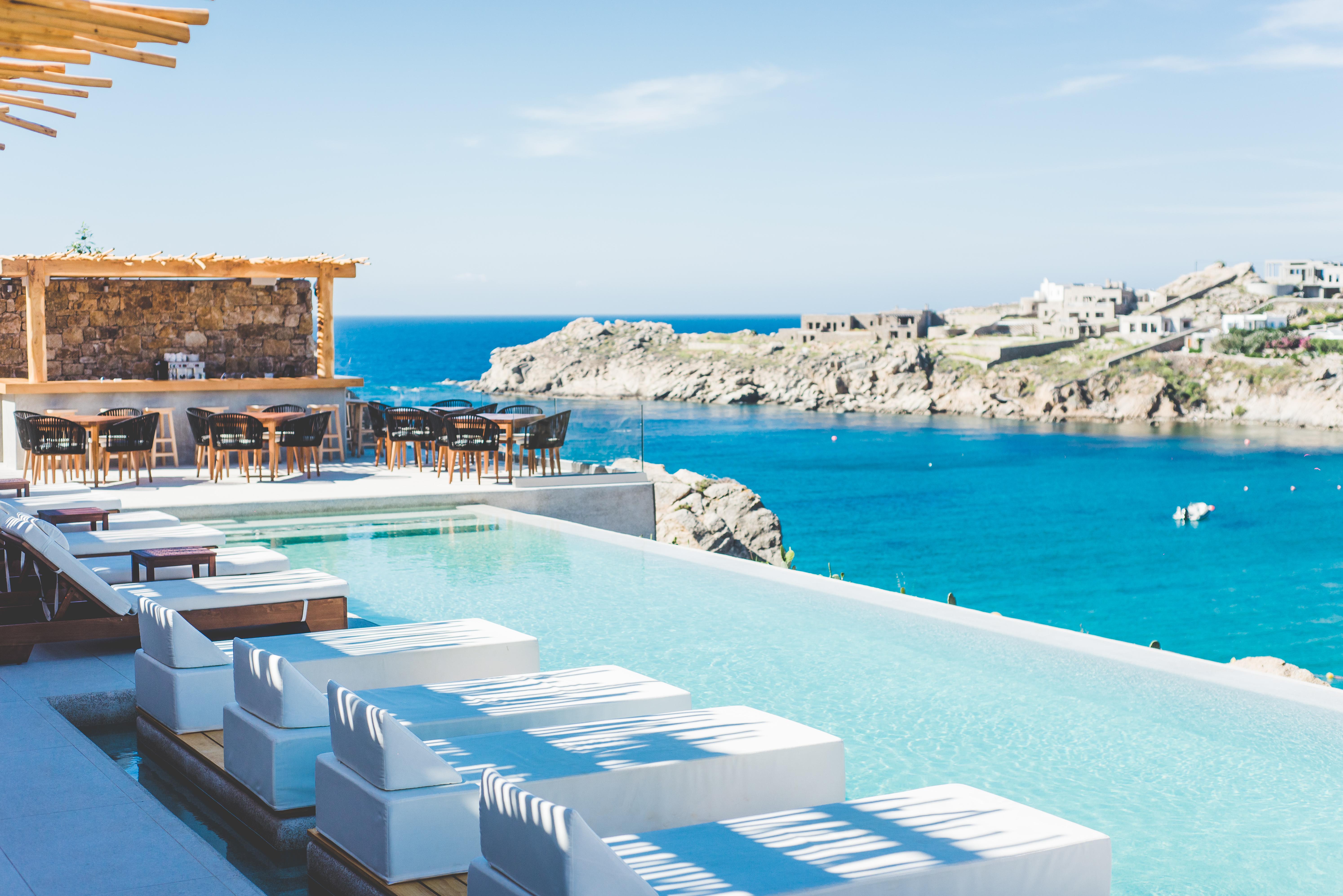 Super Paradise Hotel Hotel