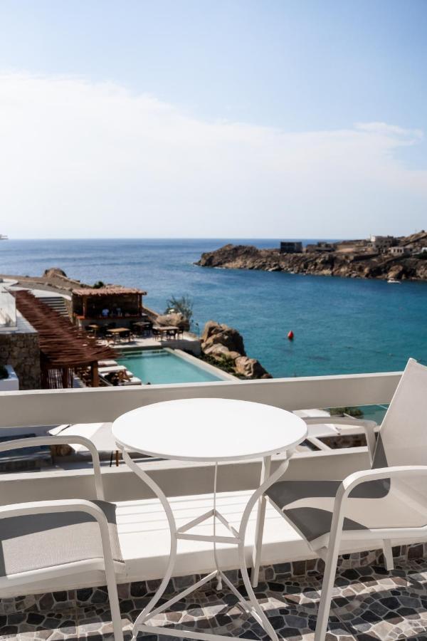 Super Paradise Hotel